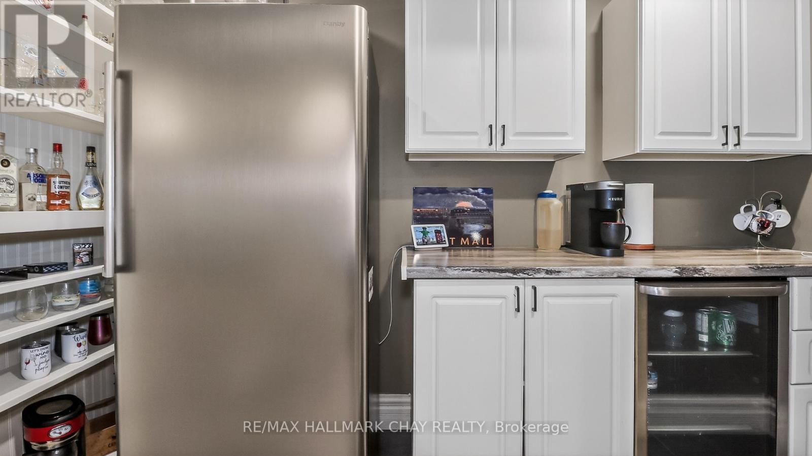 205 COUNTRY LANE Image 31