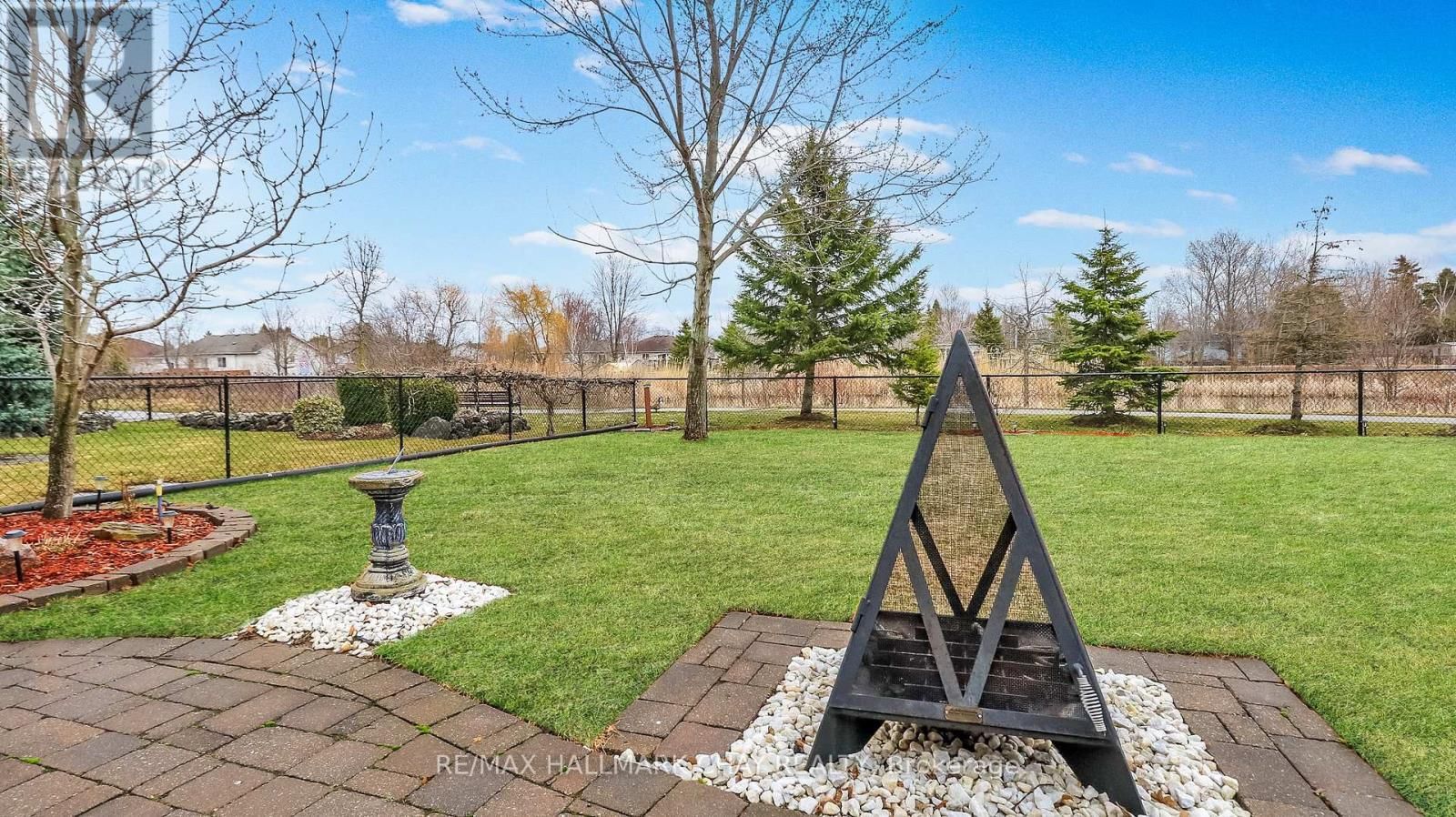 205 COUNTRY LANE Image 34