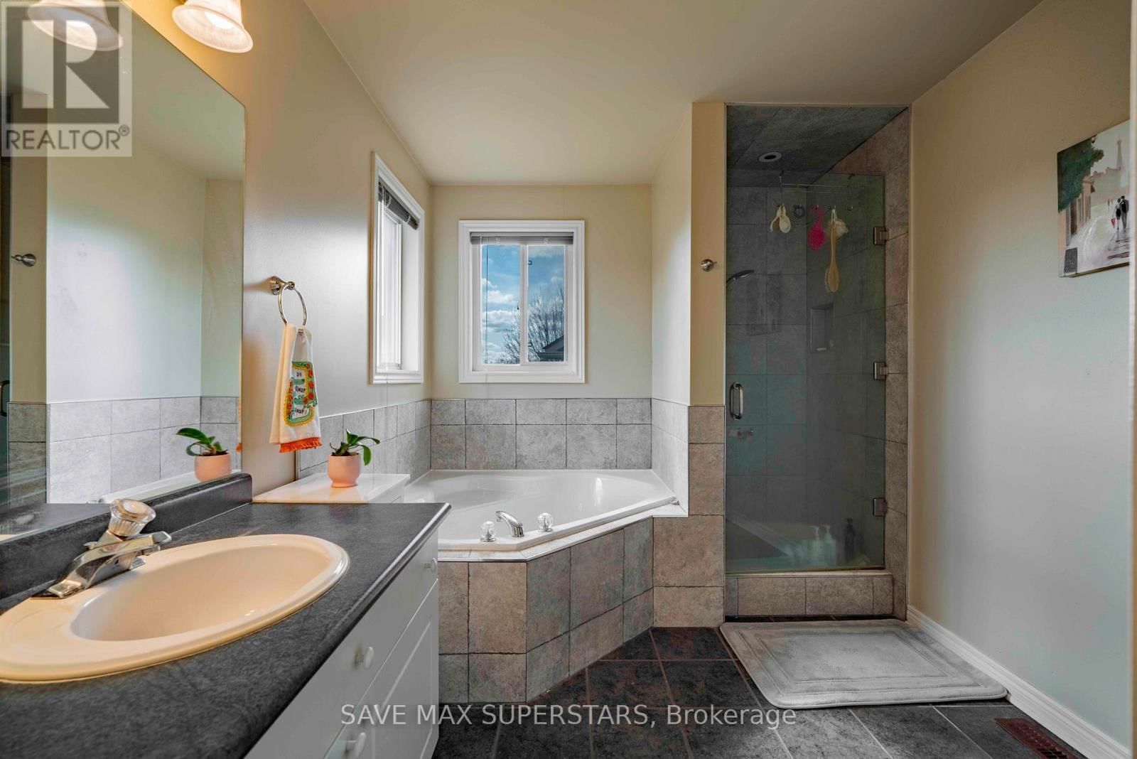 63 GORE DRIVE Image 24