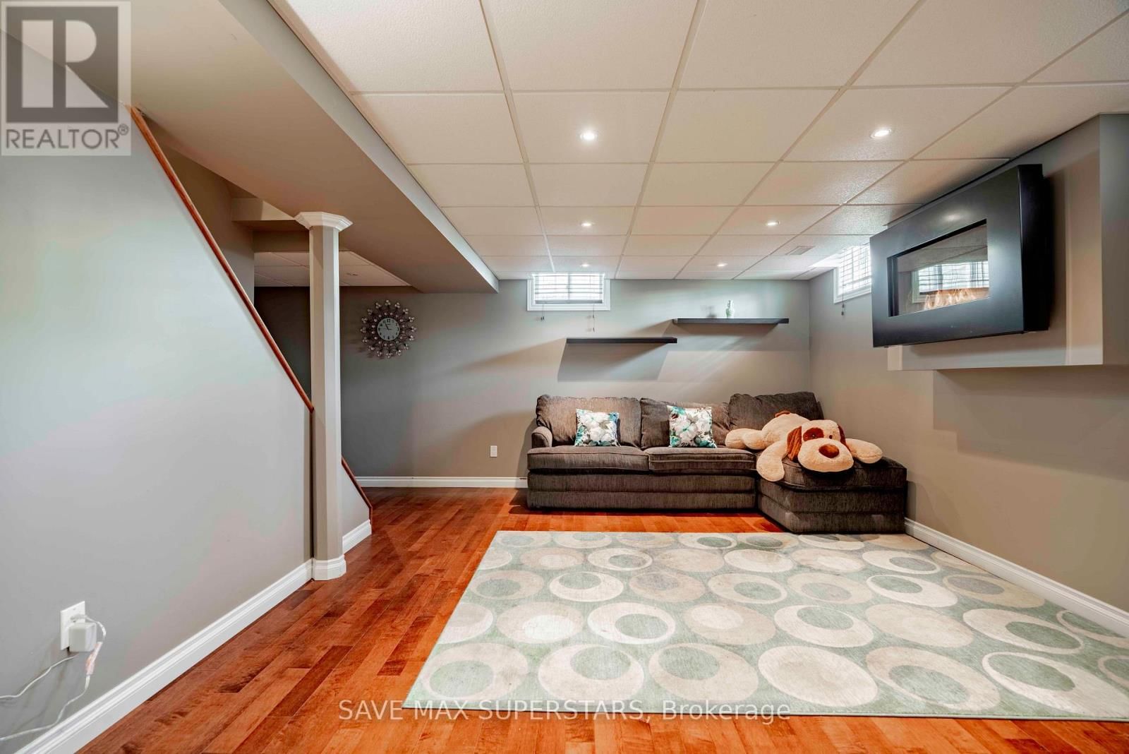 63 GORE DRIVE Image 34