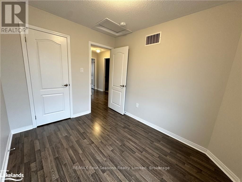 7 BAILEY STREET Image 19