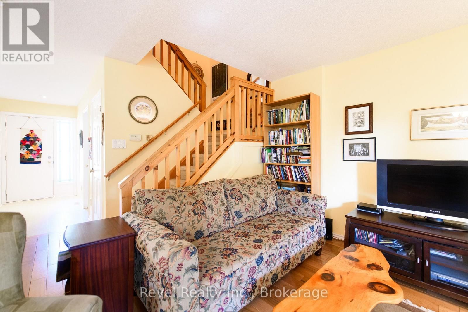 51 - 145 FAIRWAY CRESCENT Image 5