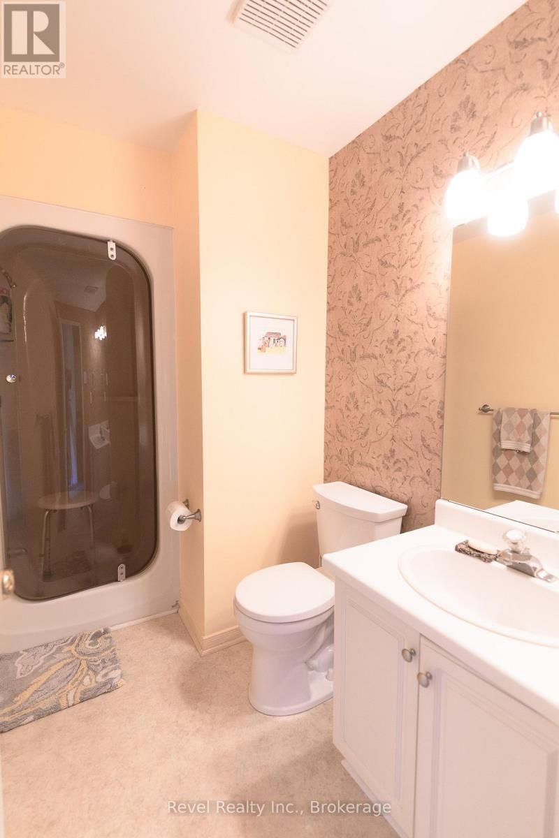 51 - 145 FAIRWAY CRESCENT Image 9