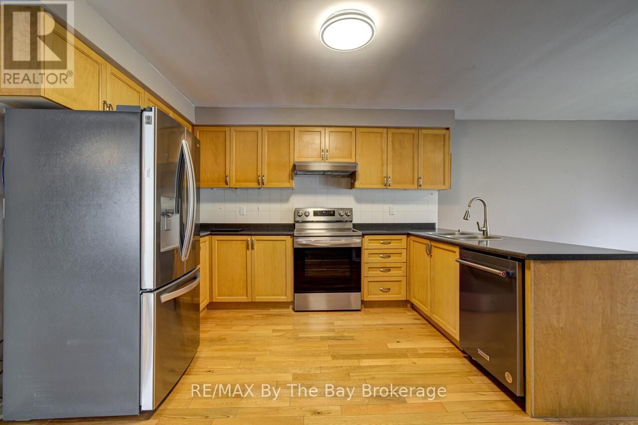 3 EVERGREEN CRESCENT Image 12