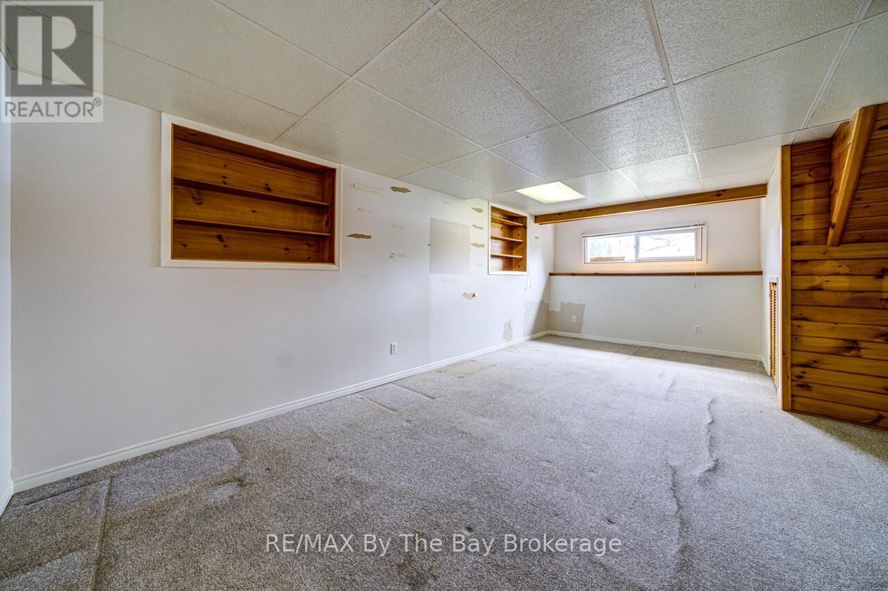 3 EVERGREEN CRESCENT Image 29