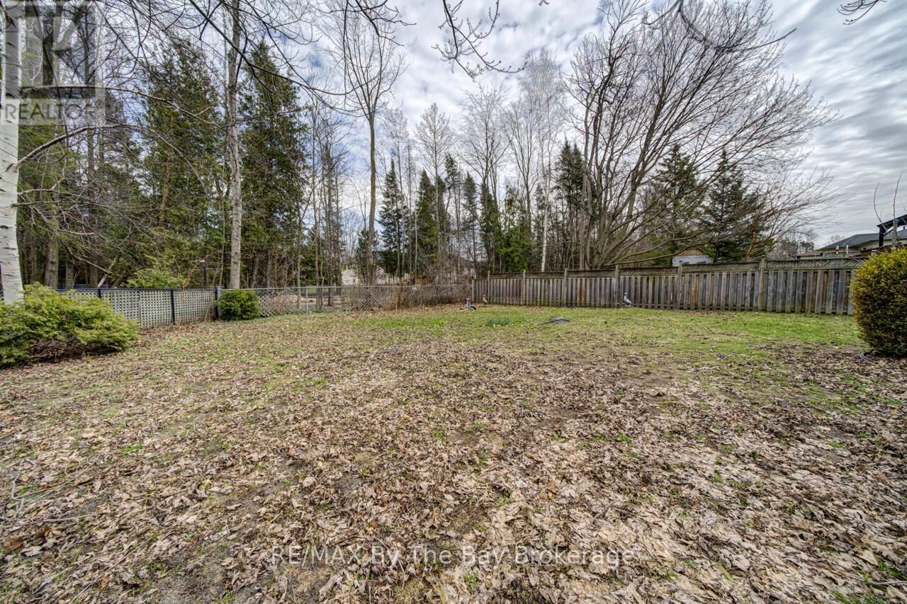 3 EVERGREEN CRESCENT Image 41