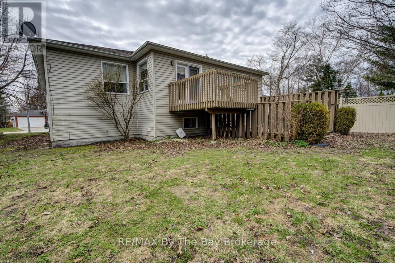 3 EVERGREEN CRESCENT Image 44