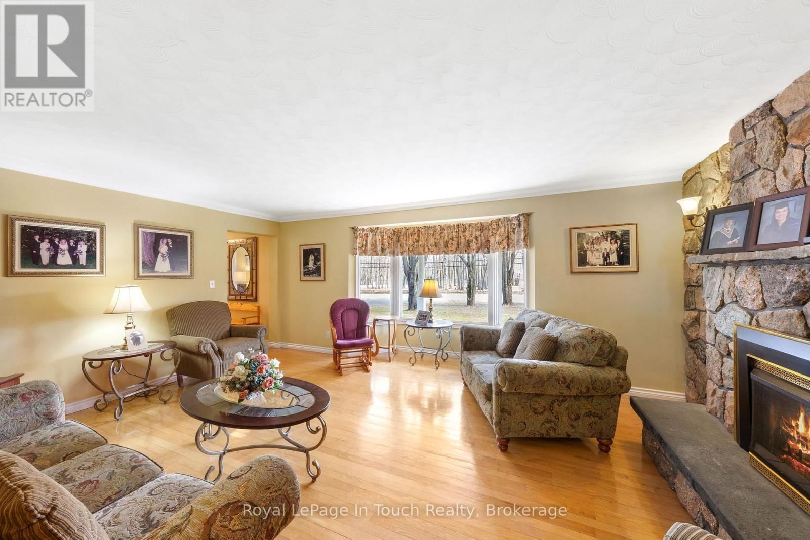 756 CHAMPLAIN ROAD Image 22