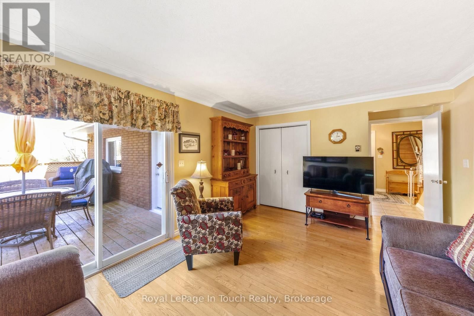 756 CHAMPLAIN ROAD Image 29