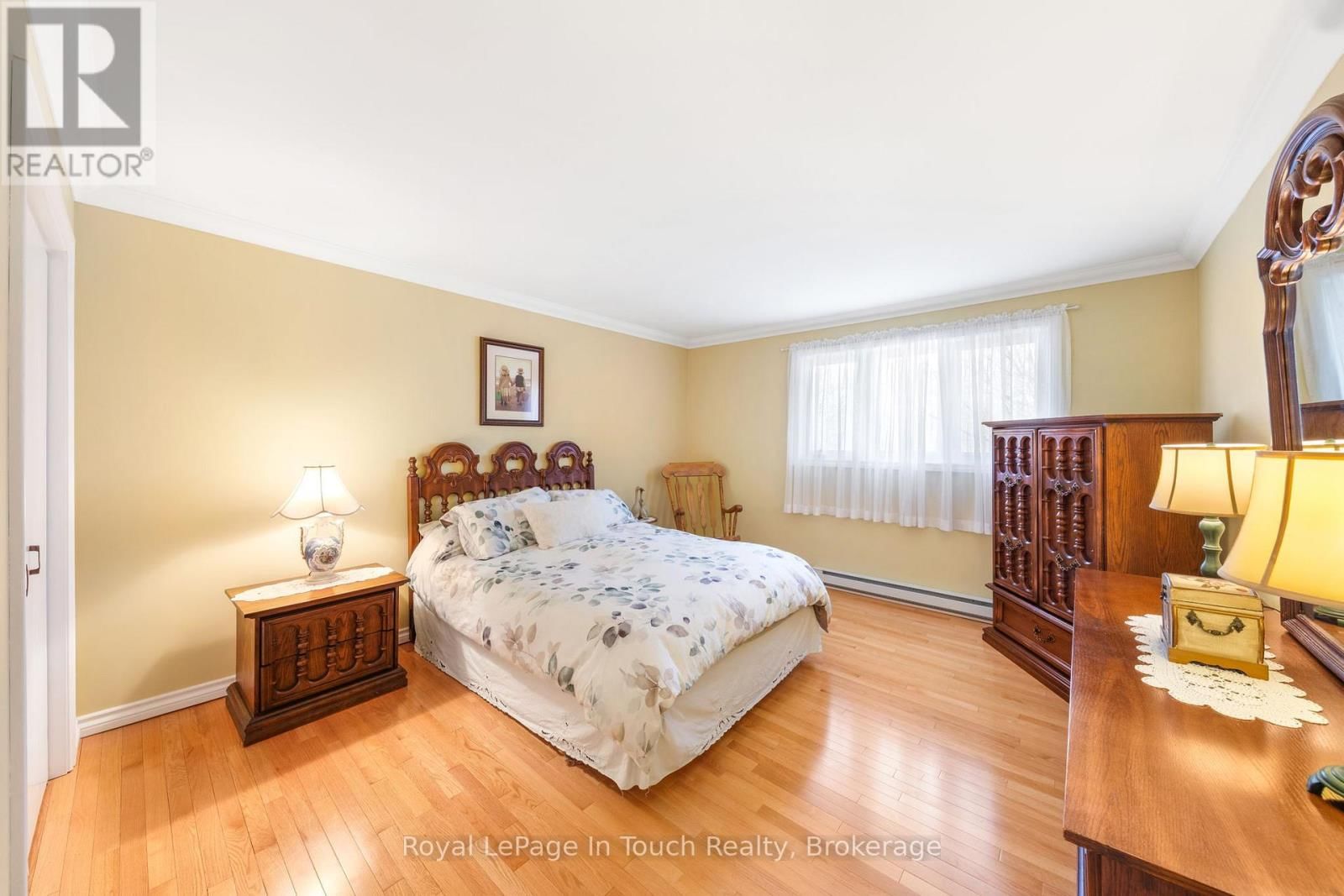 756 CHAMPLAIN ROAD Image 33