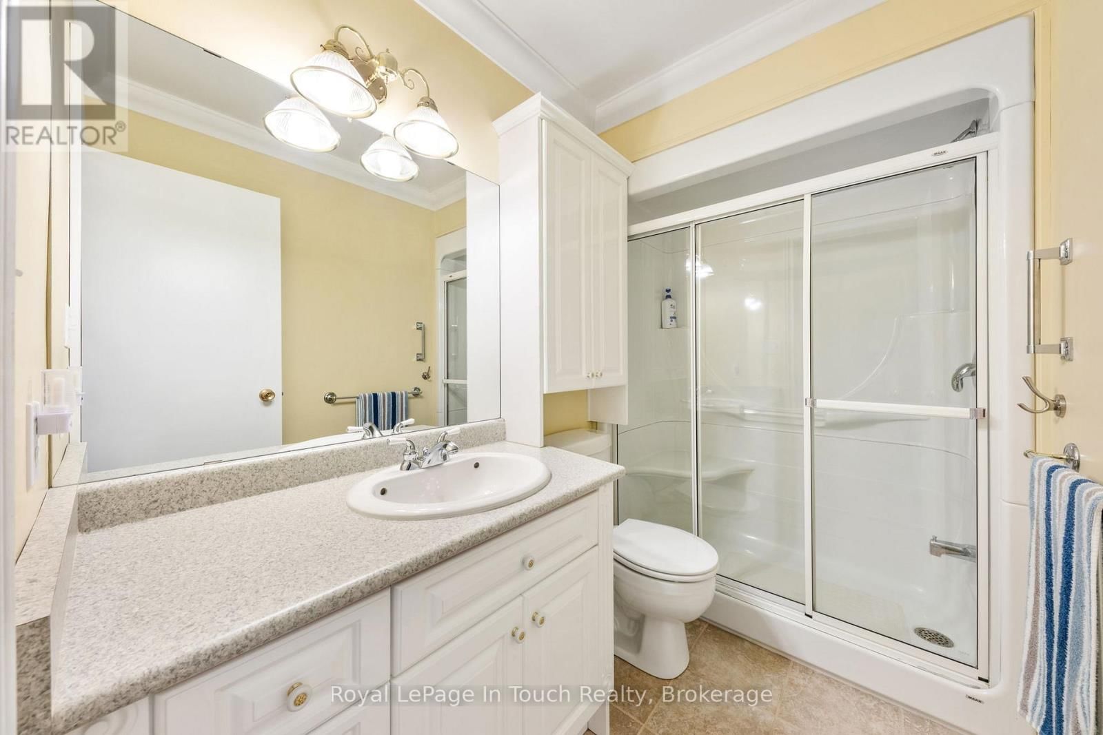 756 CHAMPLAIN ROAD Image 35