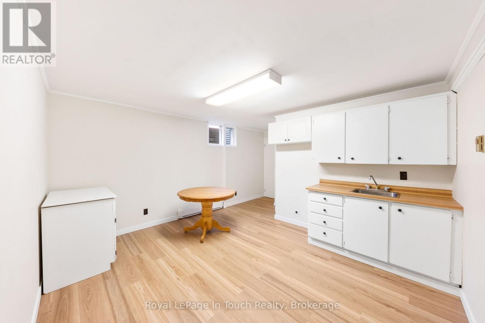 756 CHAMPLAIN ROAD Image 42