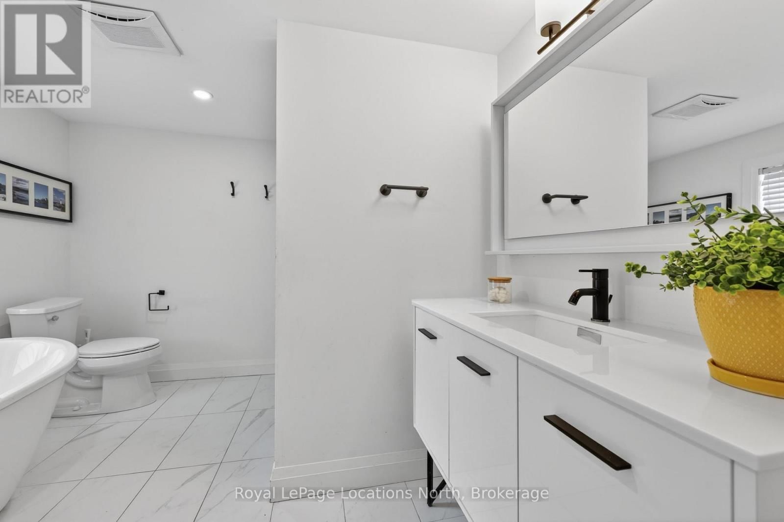 363 & 361 CEDAR STREET Image 17