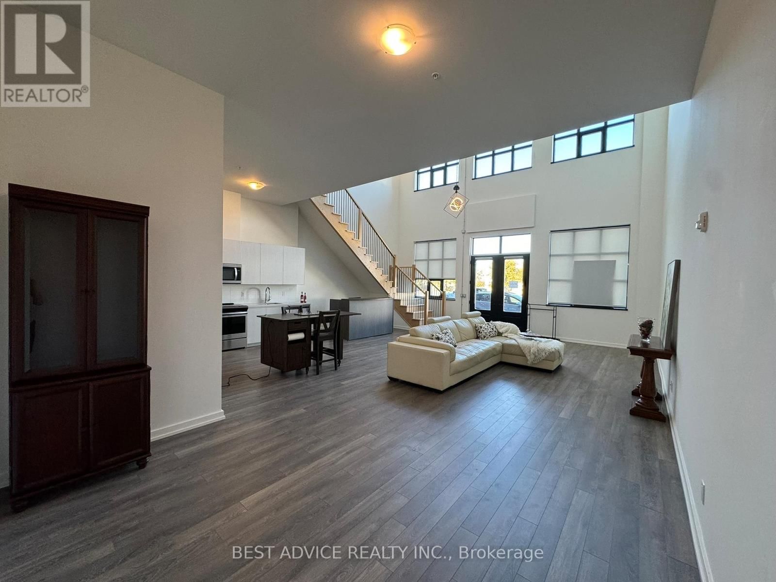 102 - 21 MATCHEDASH STREET SOUTH Image 11