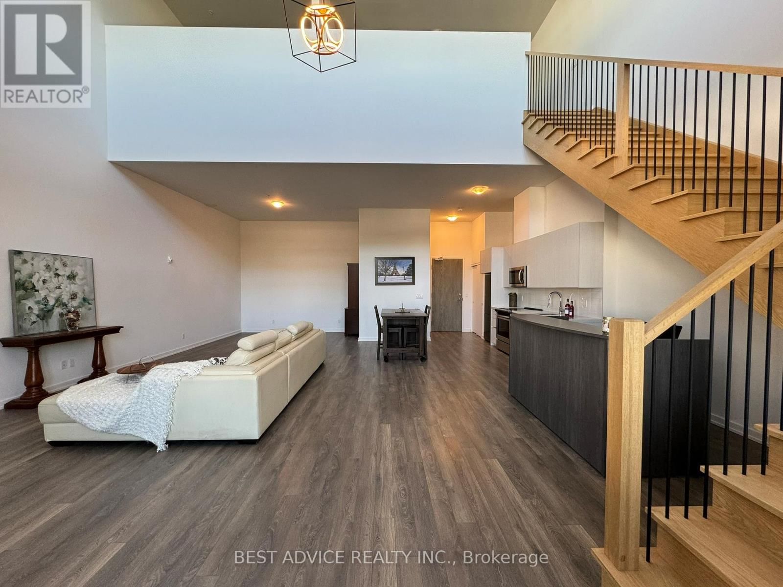 102 - 21 MATCHEDASH STREET SOUTH Image 3