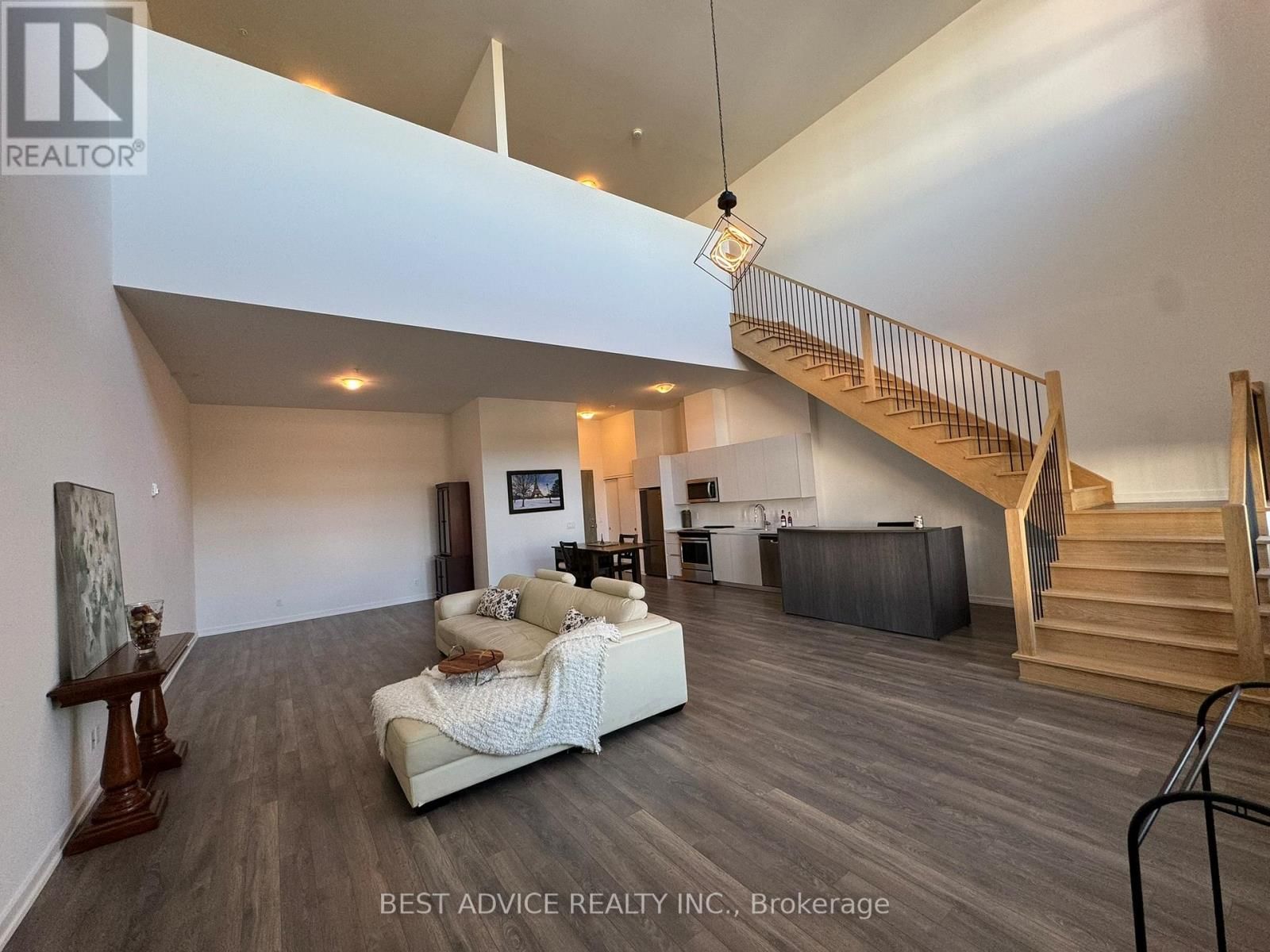 102 - 21 MATCHEDASH STREET SOUTH Image 5