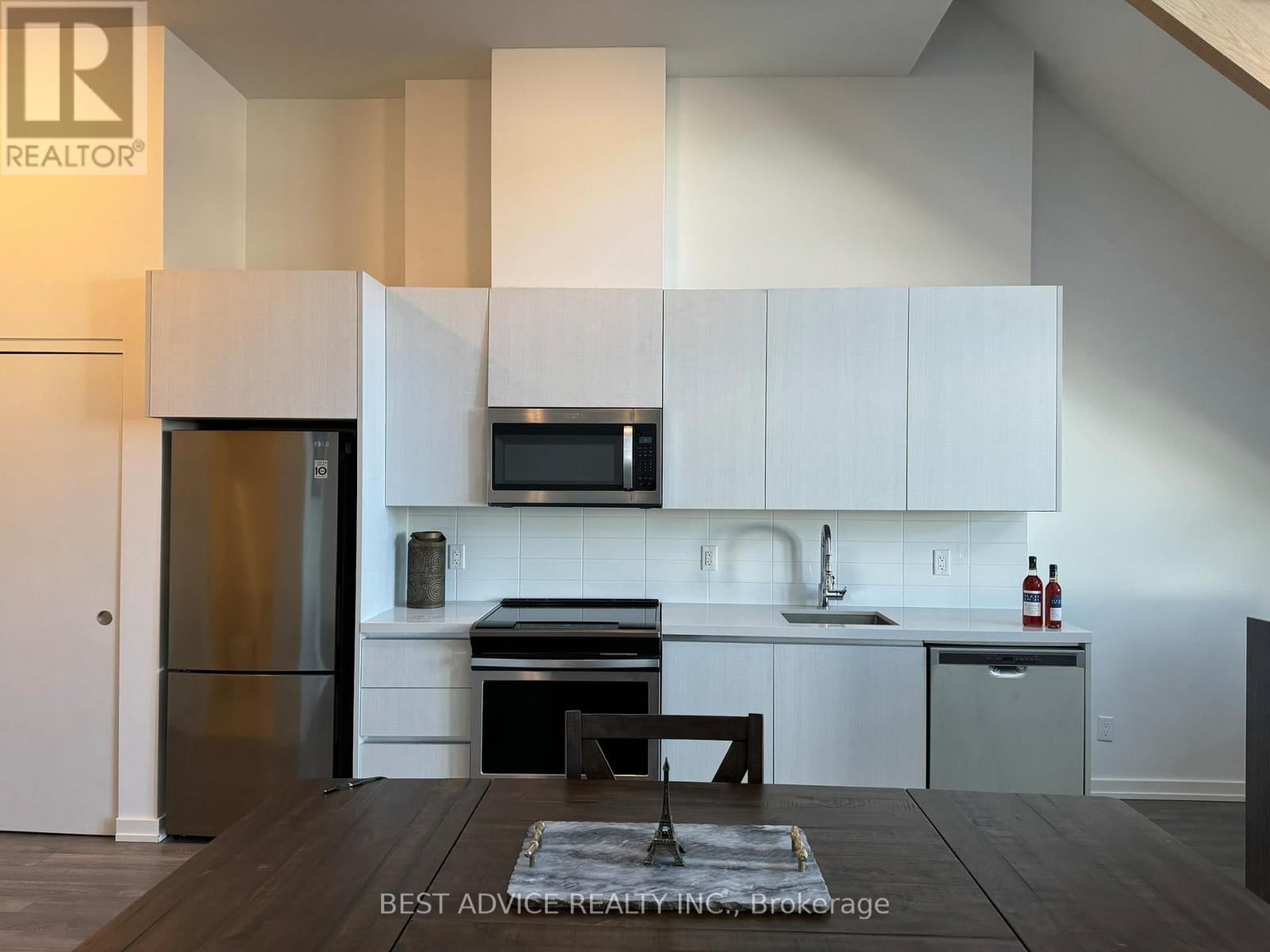 102 - 21 MATCHEDASH STREET SOUTH Image 8