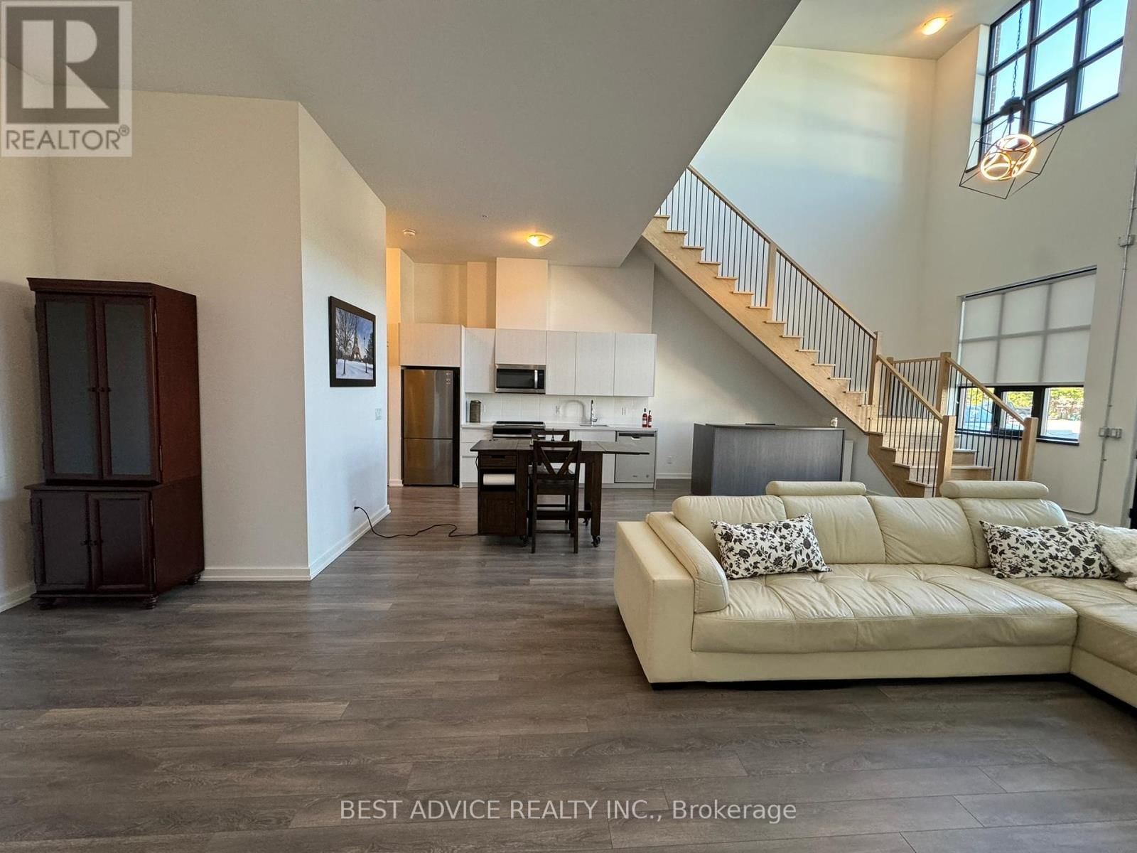 102 - 21 MATCHEDASH STREET SOUTH Image 9