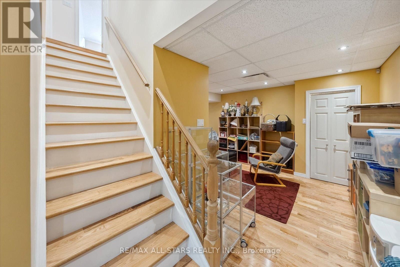 29 ROBERT BOULEVARD Image 33