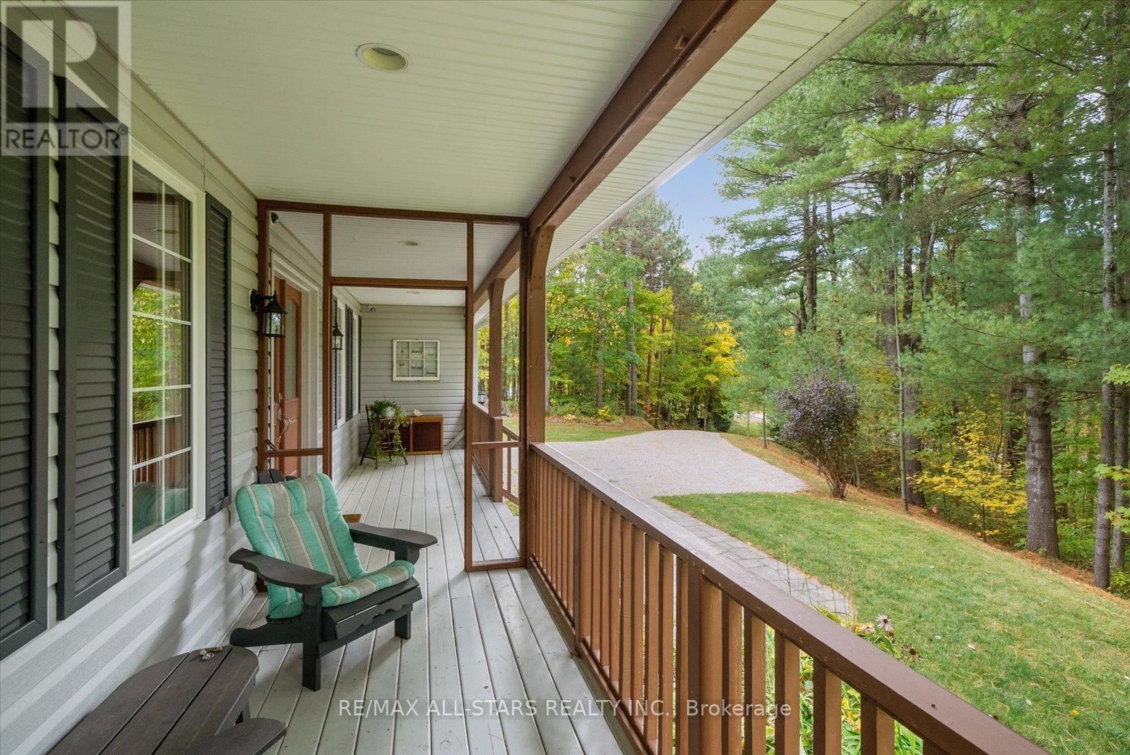 29 ROBERT BOULEVARD Image 34