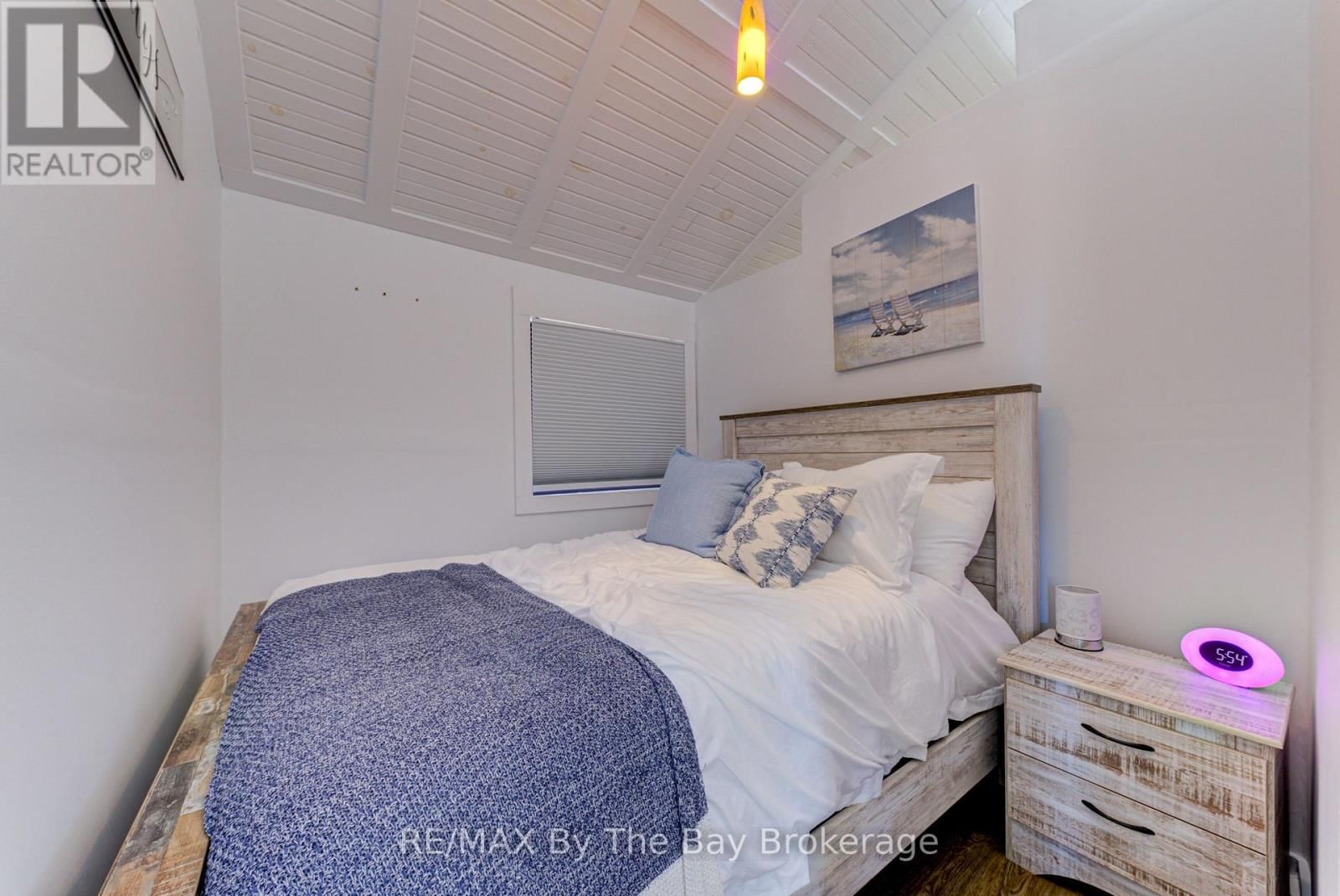 278 COASTLINE DRIVE Image 16