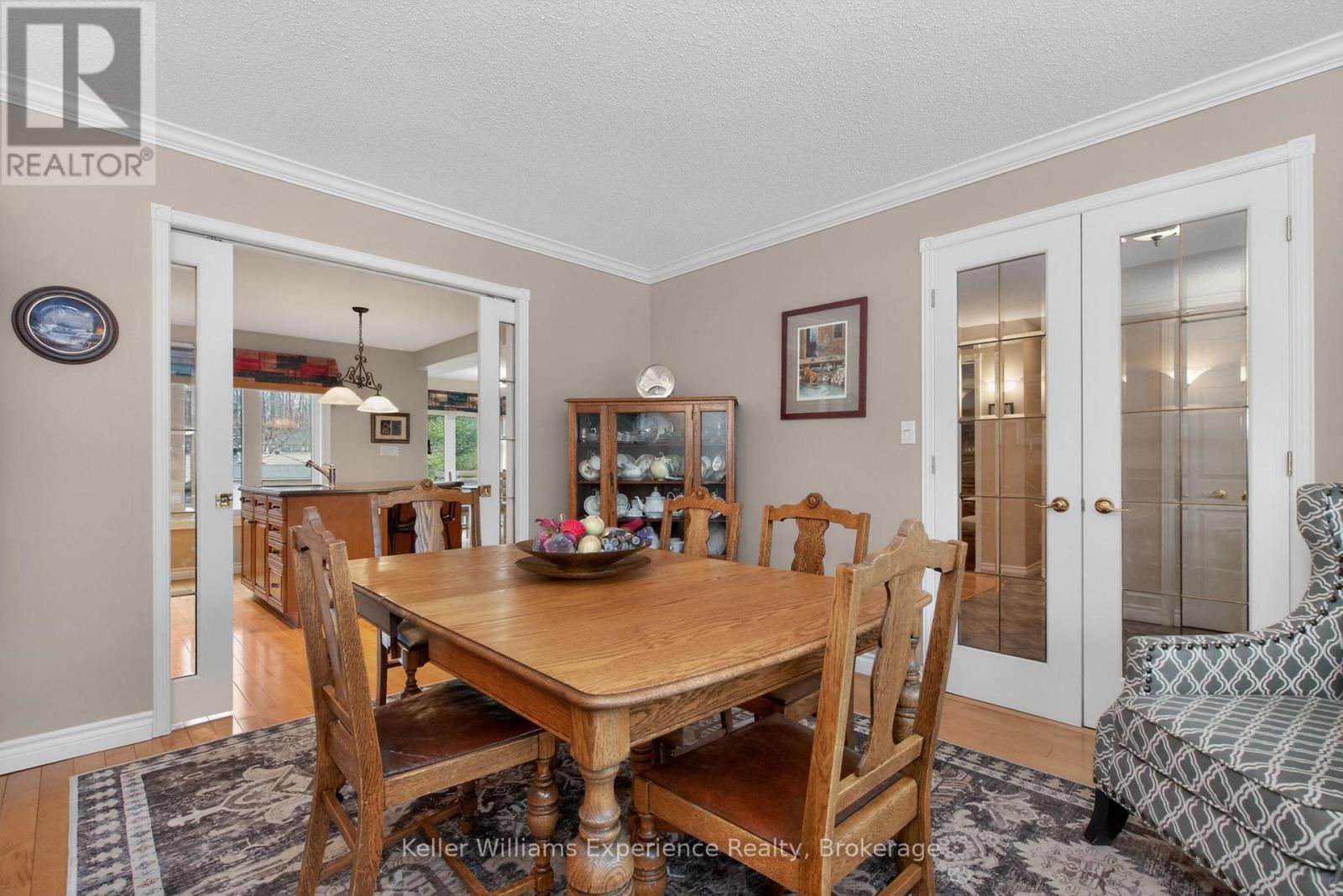 27 ROSEWOOD AVENUE Image 12