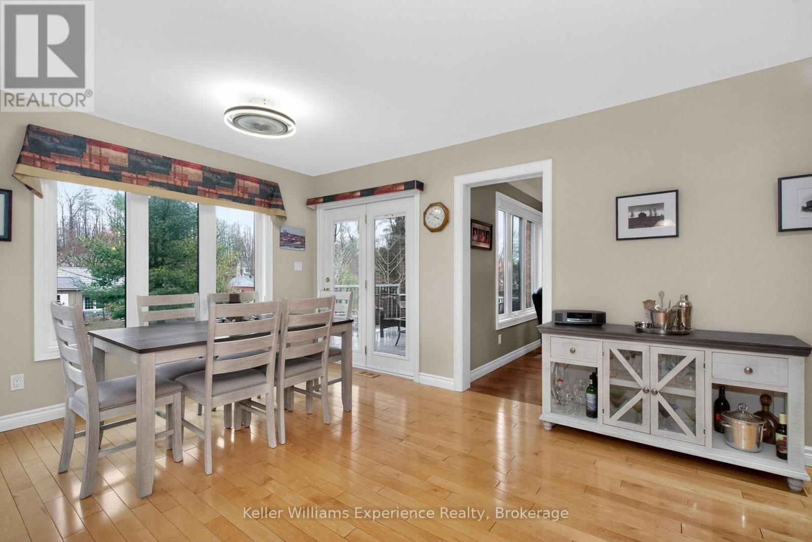 27 ROSEWOOD AVENUE Image 13