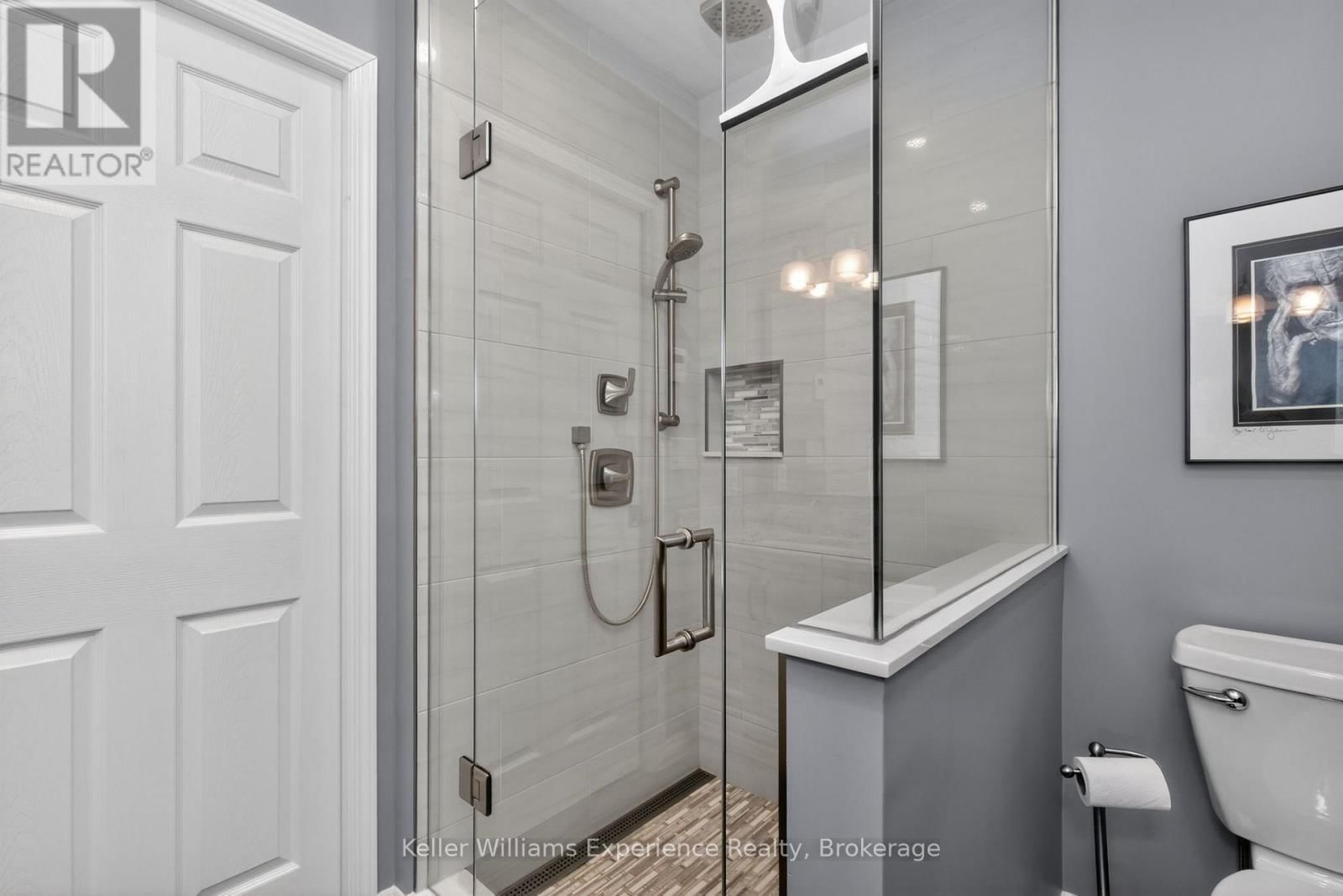 27 ROSEWOOD AVENUE Image 26