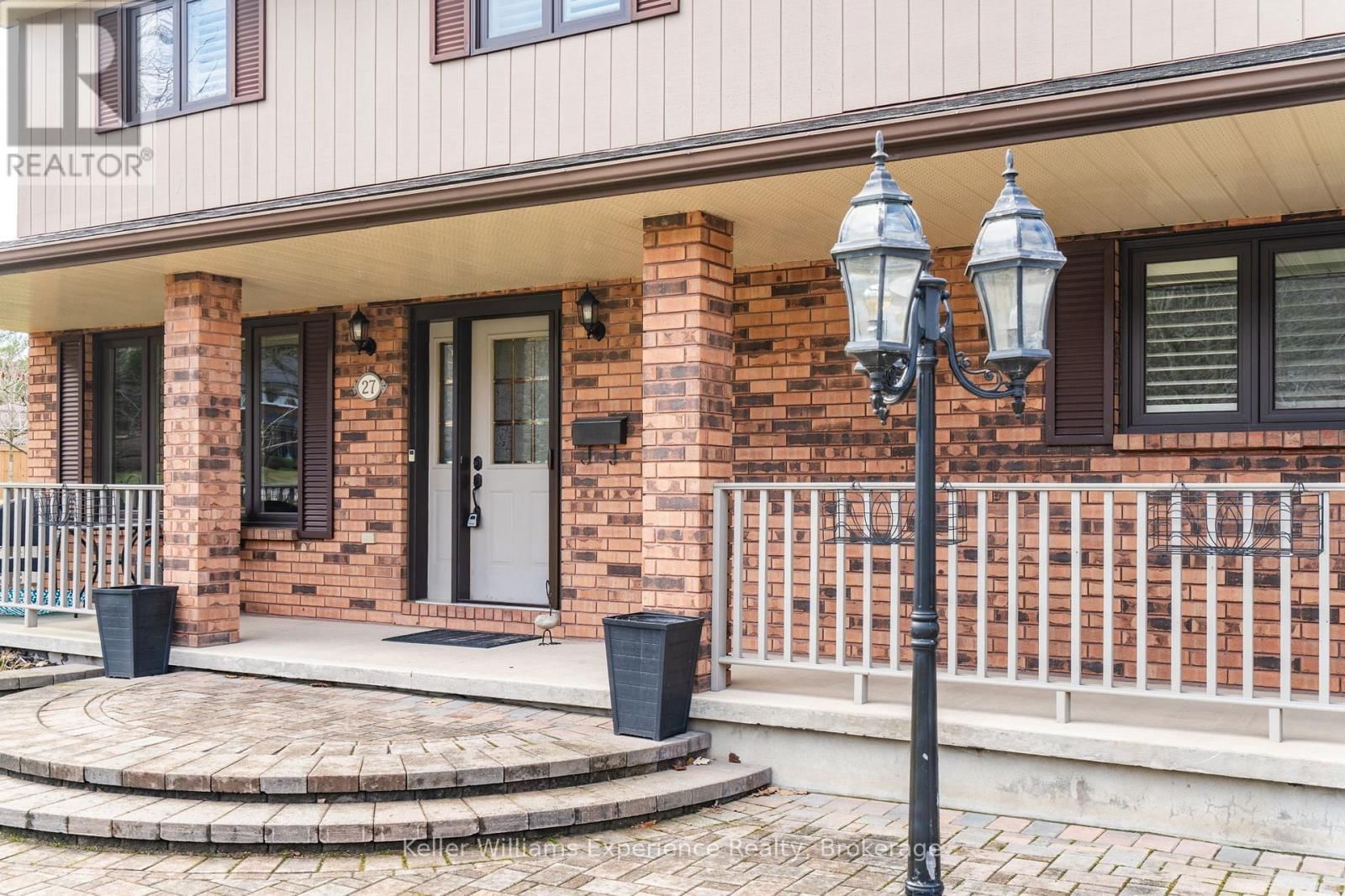 27 ROSEWOOD AVENUE Image 3