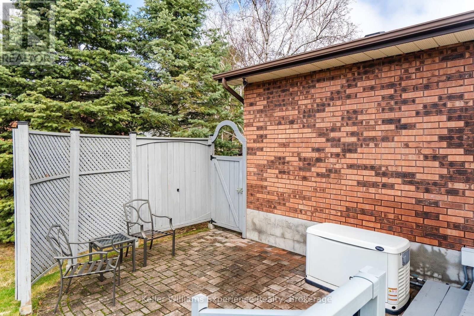 27 ROSEWOOD AVENUE Image 45