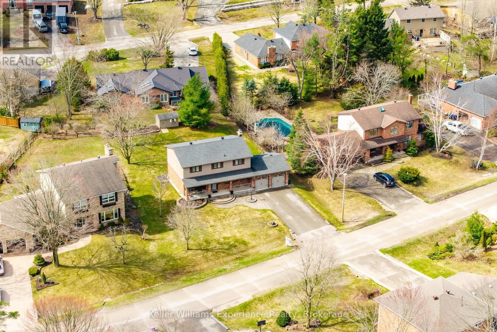 27 ROSEWOOD AVENUE Image 48