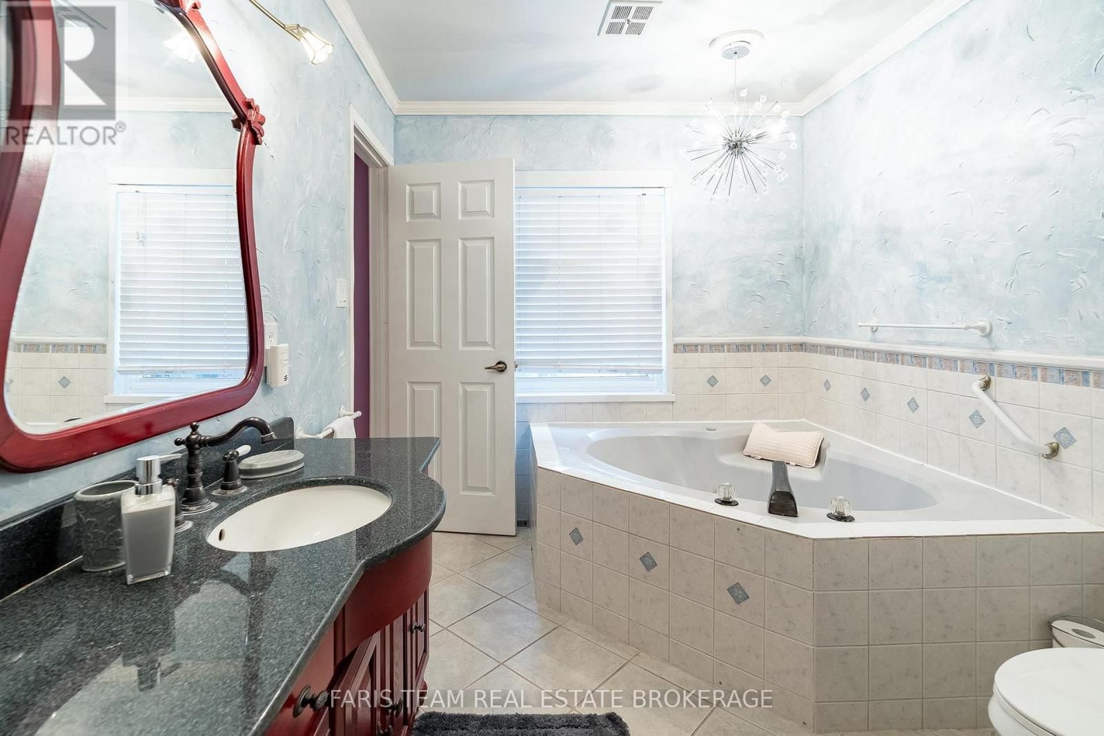 51 BECK BOULEVARD Image 18