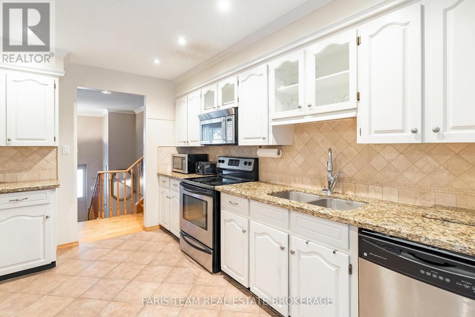 51 BECK BOULEVARD Image 5