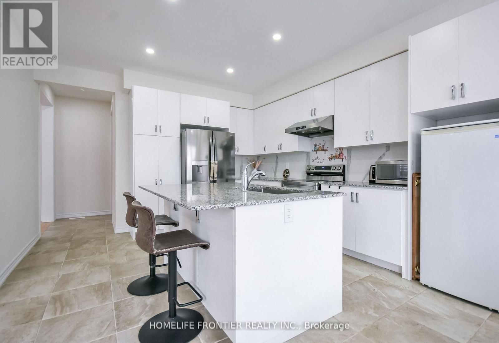 27 BANNISTER ROAD SOUTHEAST Image 20