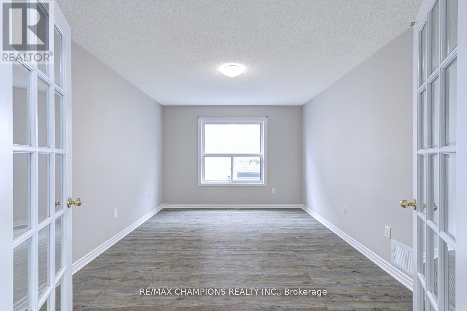 20 BELL STREET Image 10