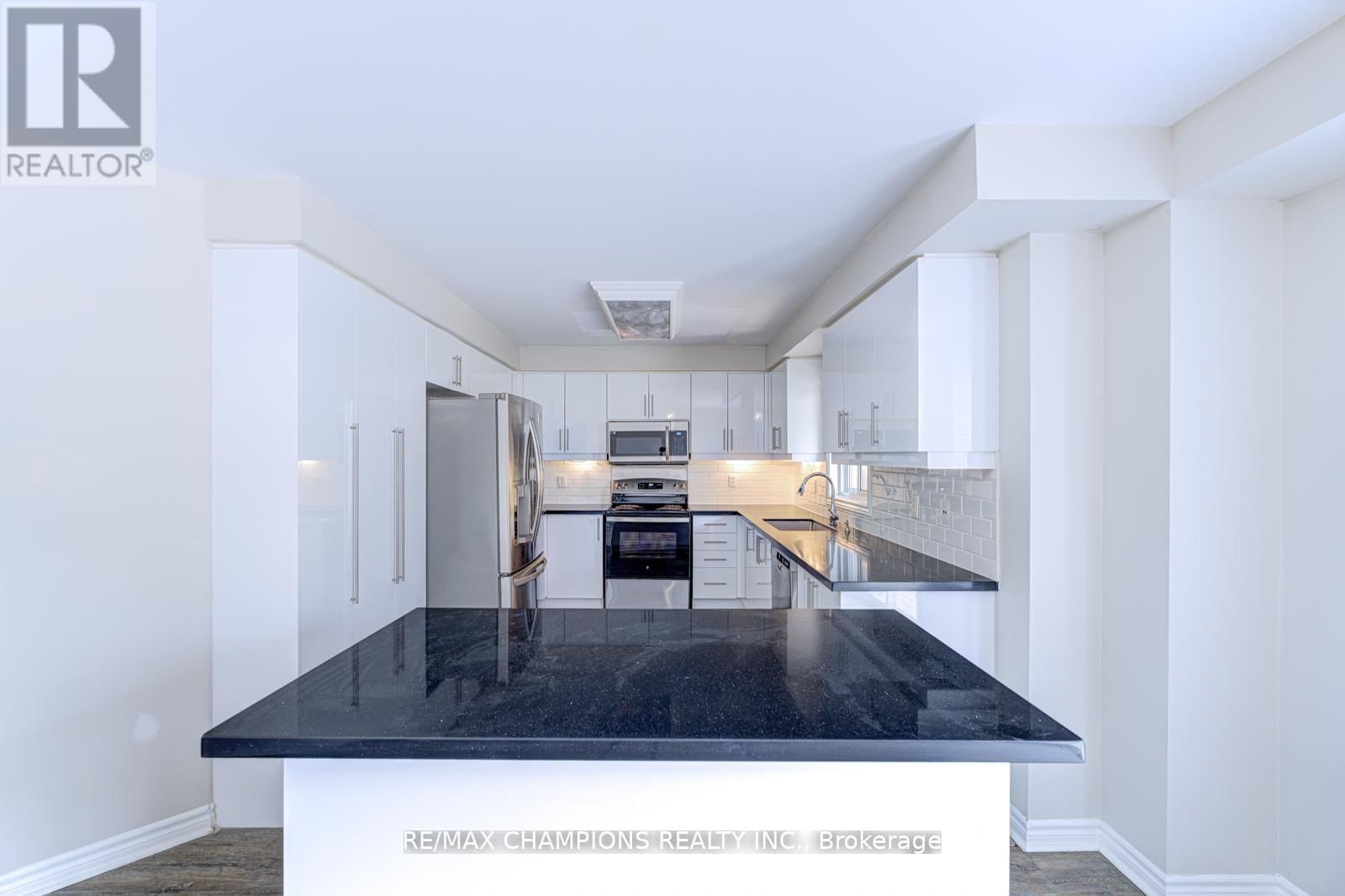 20 BELL STREET Image 16