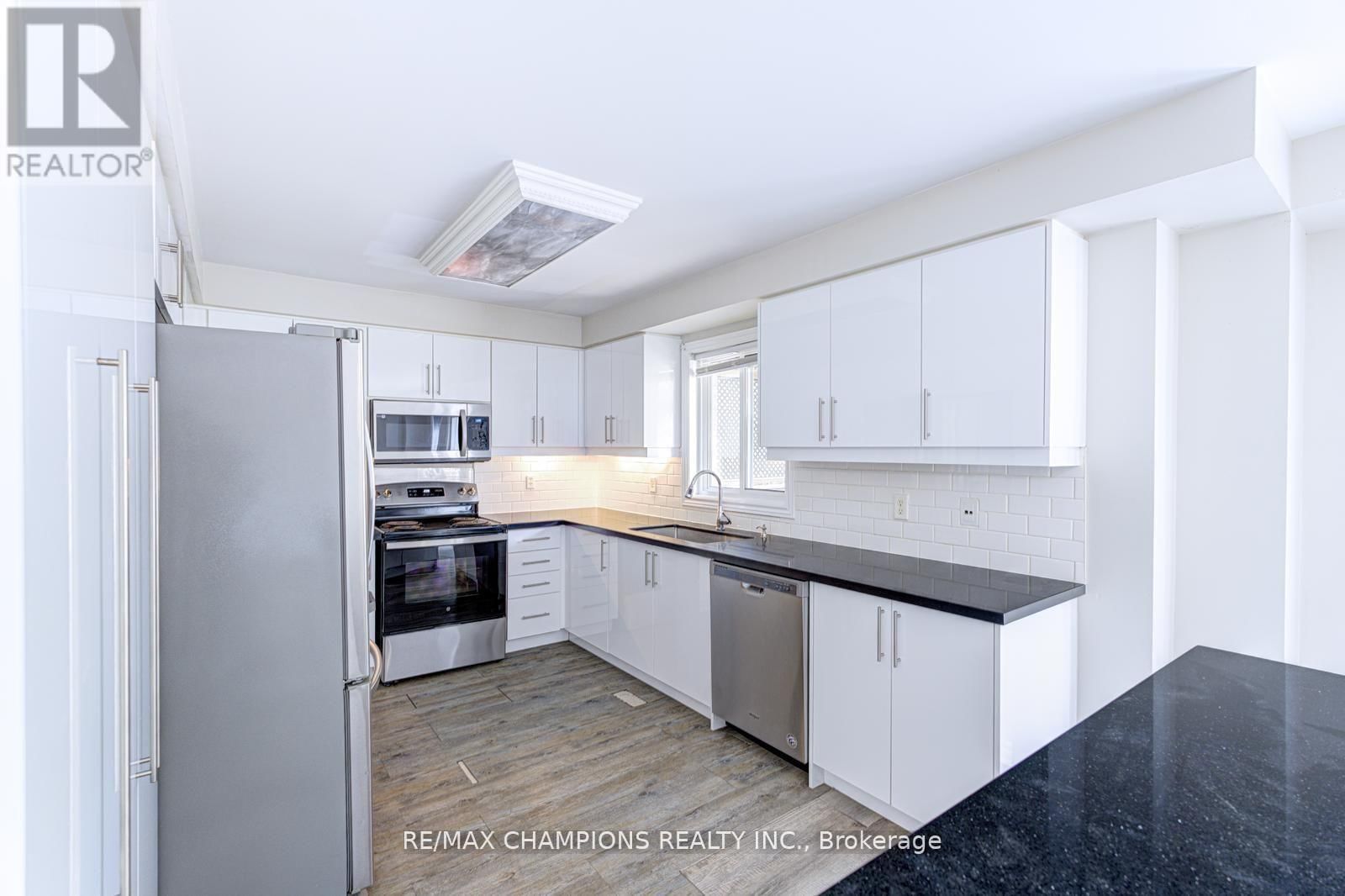 20 BELL STREET Image 17