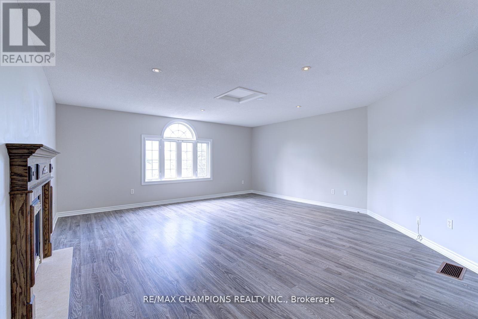 20 BELL STREET Image 21