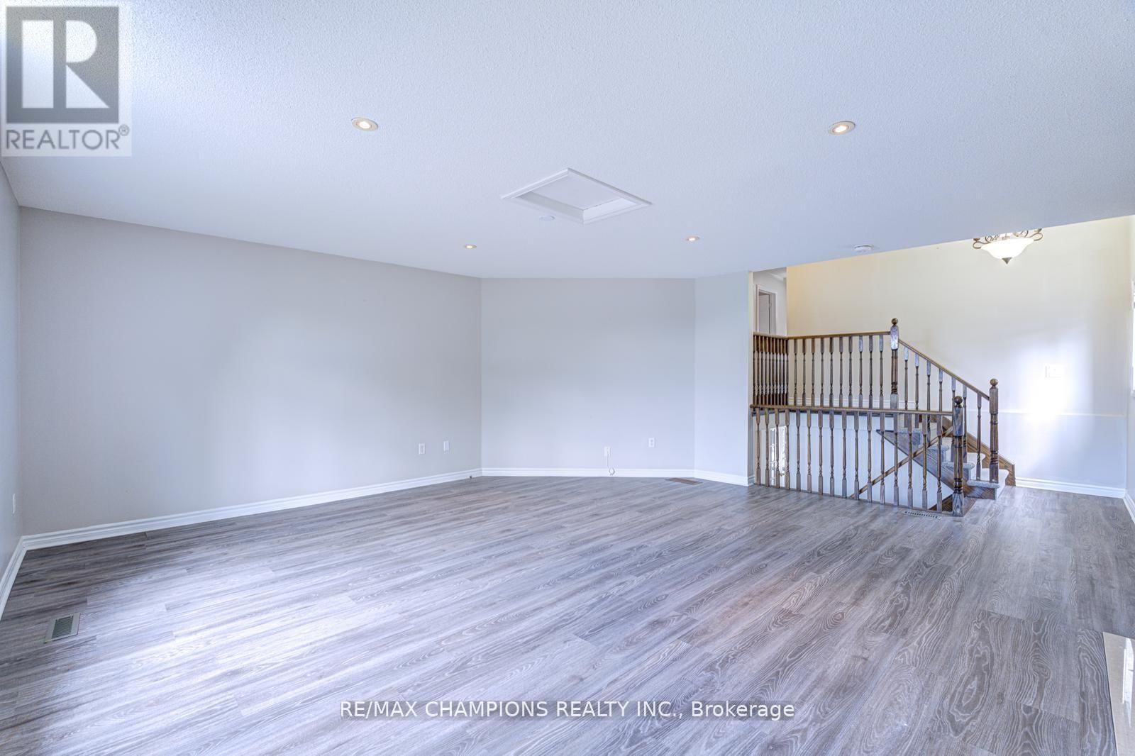 20 BELL STREET Image 22