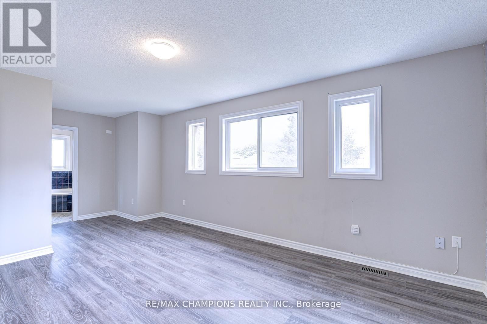 20 BELL STREET Image 25