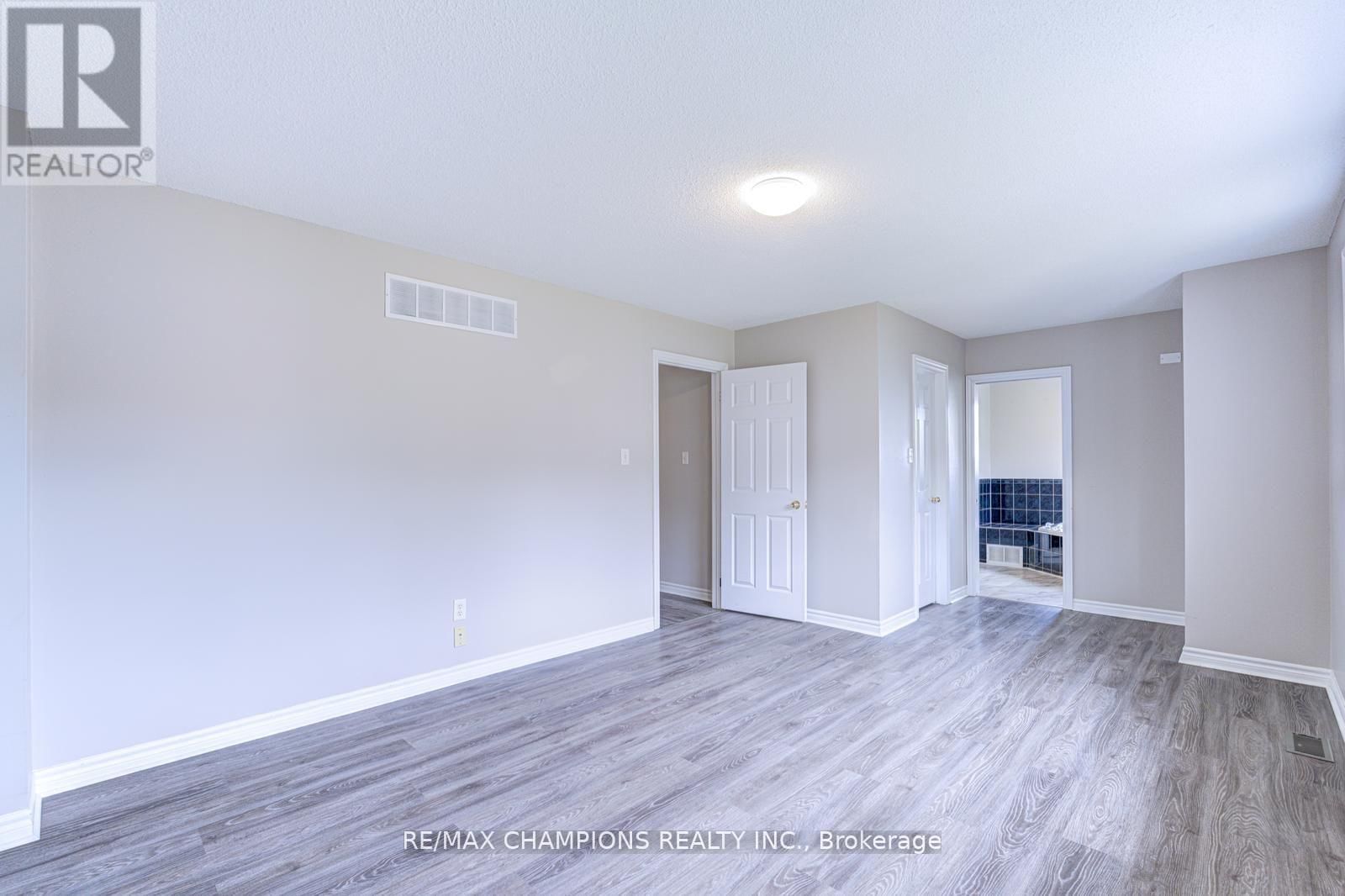 20 BELL STREET Image 26