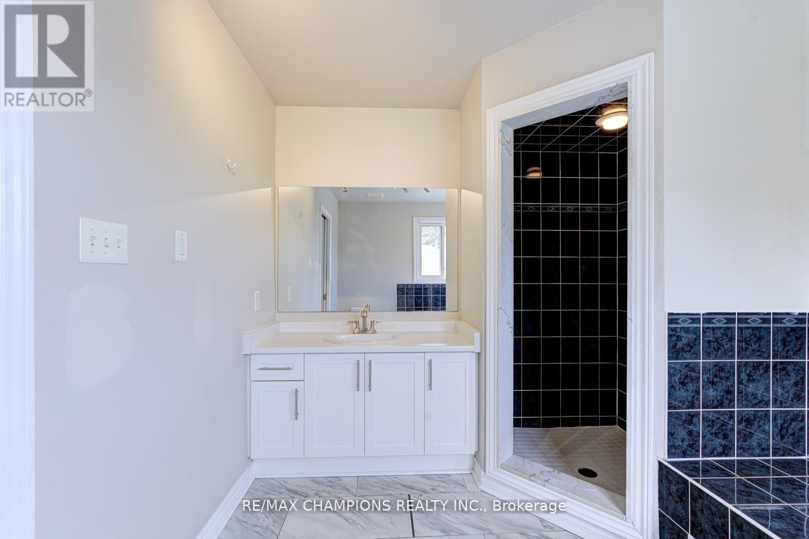 20 BELL STREET Image 30