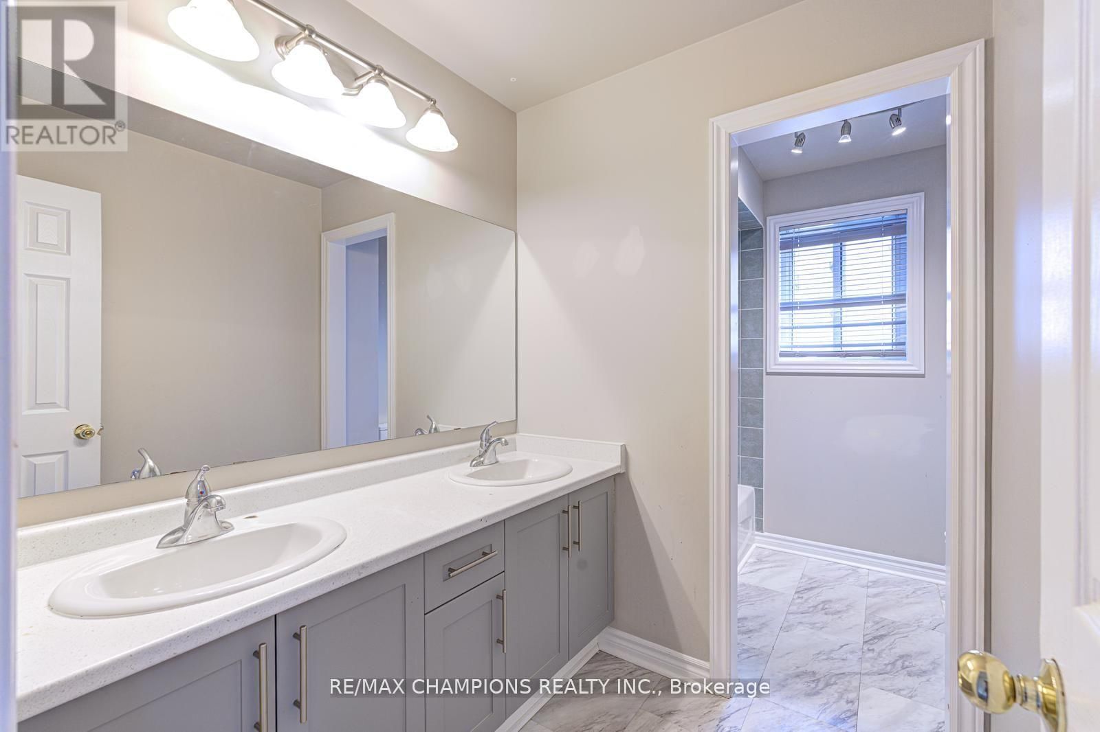 20 BELL STREET Image 31