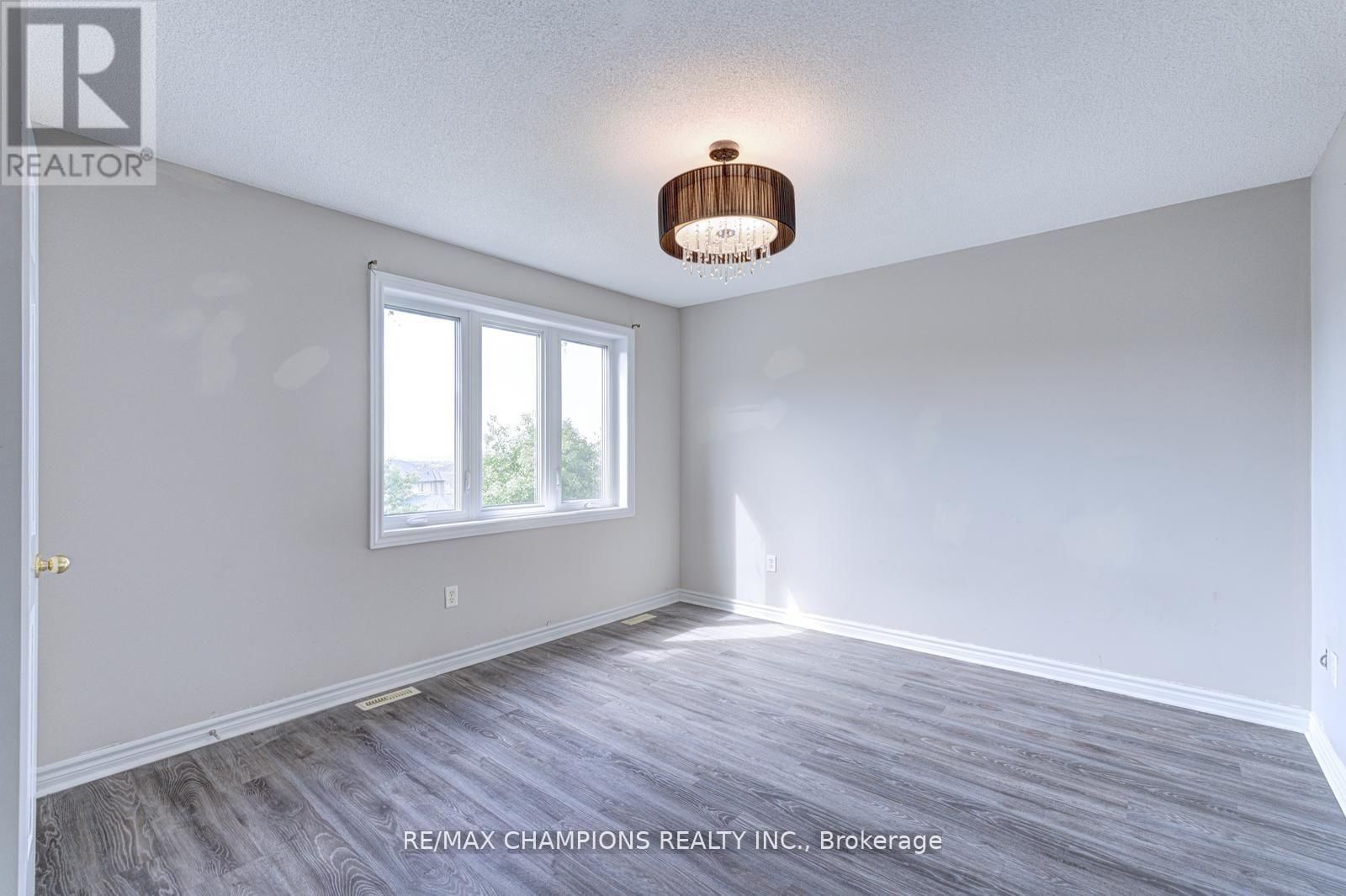 20 BELL STREET Image 35