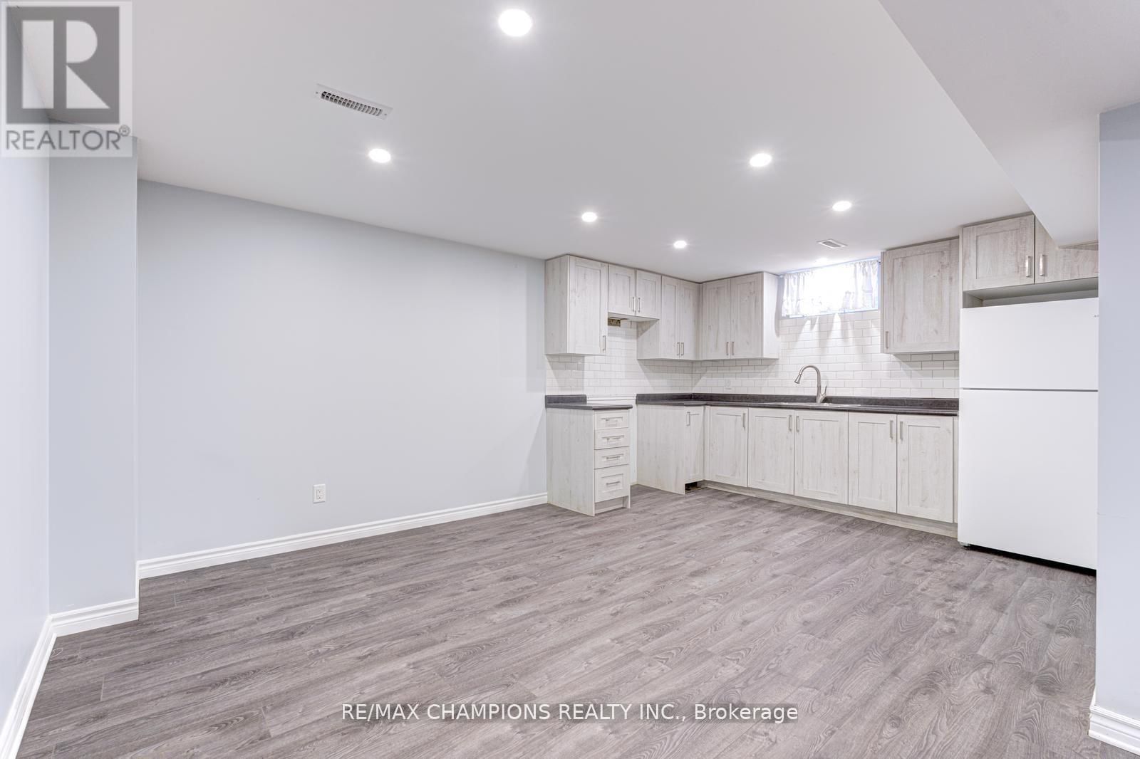 20 BELL STREET Image 42