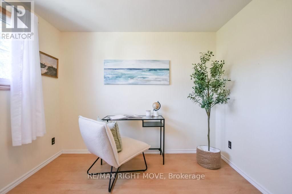 323 COLLINS DRIVE Image 22