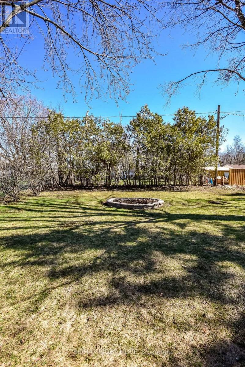 323 COLLINS DRIVE Image 33