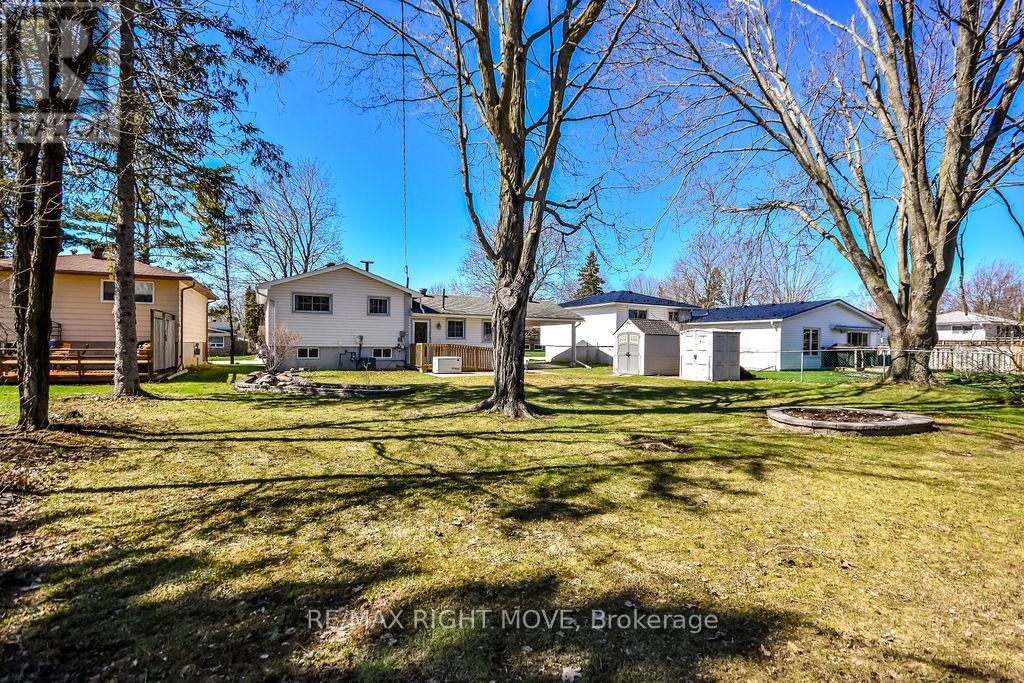 323 COLLINS DRIVE Image 36