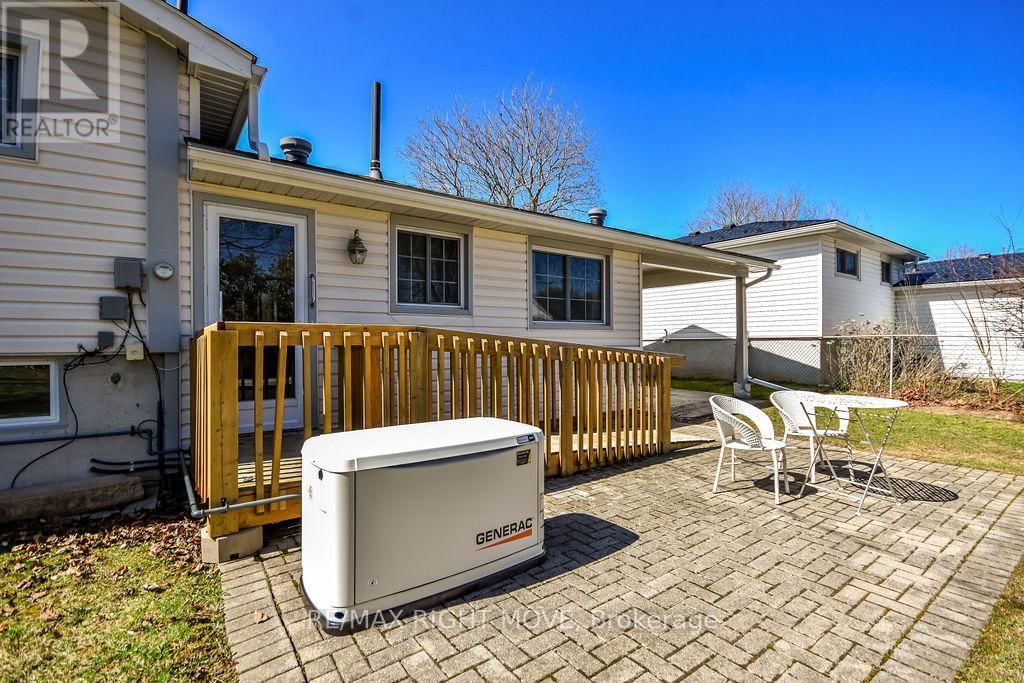 323 COLLINS DRIVE Image 38