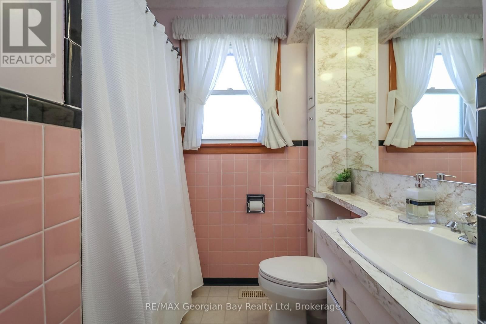 287 JOHN STREET Image 15